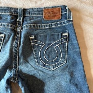 Big Star Liv Capri Jeans with Stitch Detail